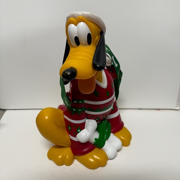 Disneyland Pluto Popcorn Christmas Bucket HTF - Picture 1 of 8